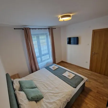 Nina 2 Apartment *
