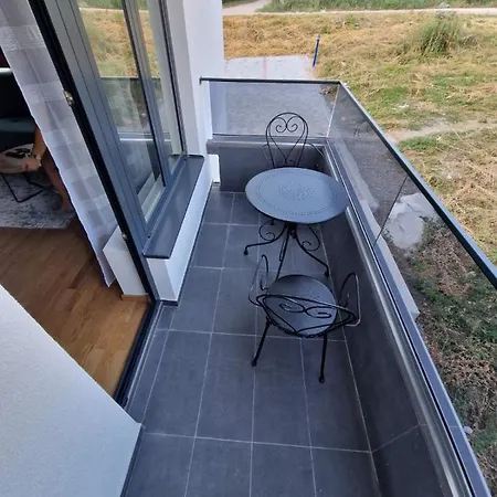 Nina 2 Apartment *